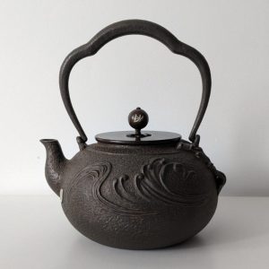 Bouilloire fonte brute Tetsubin vague 1,2L, fer biodisponible, tous feux, artisanat traditionnel japonais